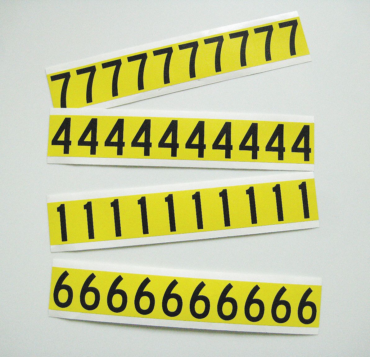 4In Vinyl SelfAdhesive Block NumberSet
