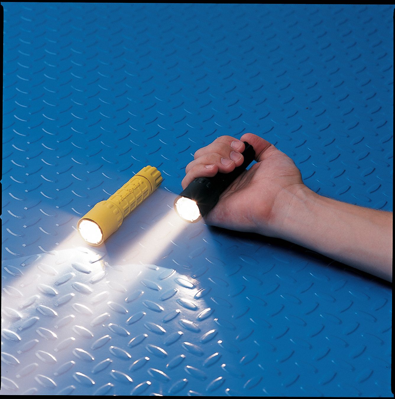 G2 Nitrolon Flashlight, Yellow