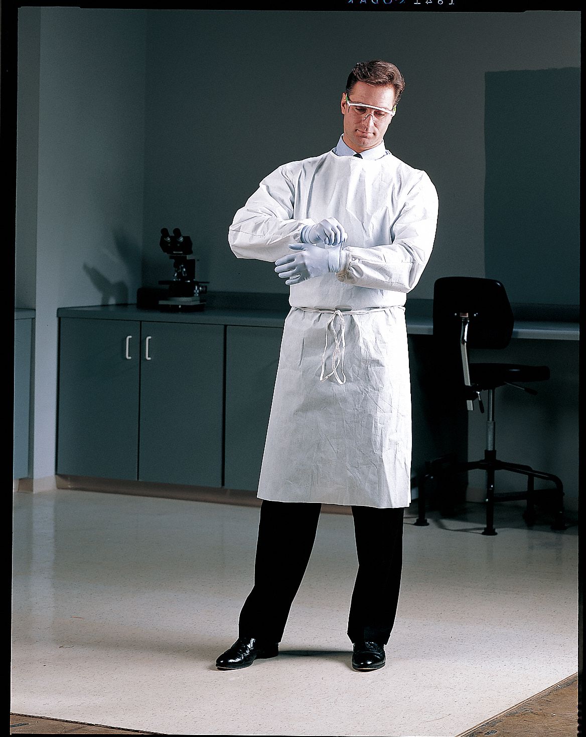Barrier Gown, XL, White, Hook And Loop/Ties