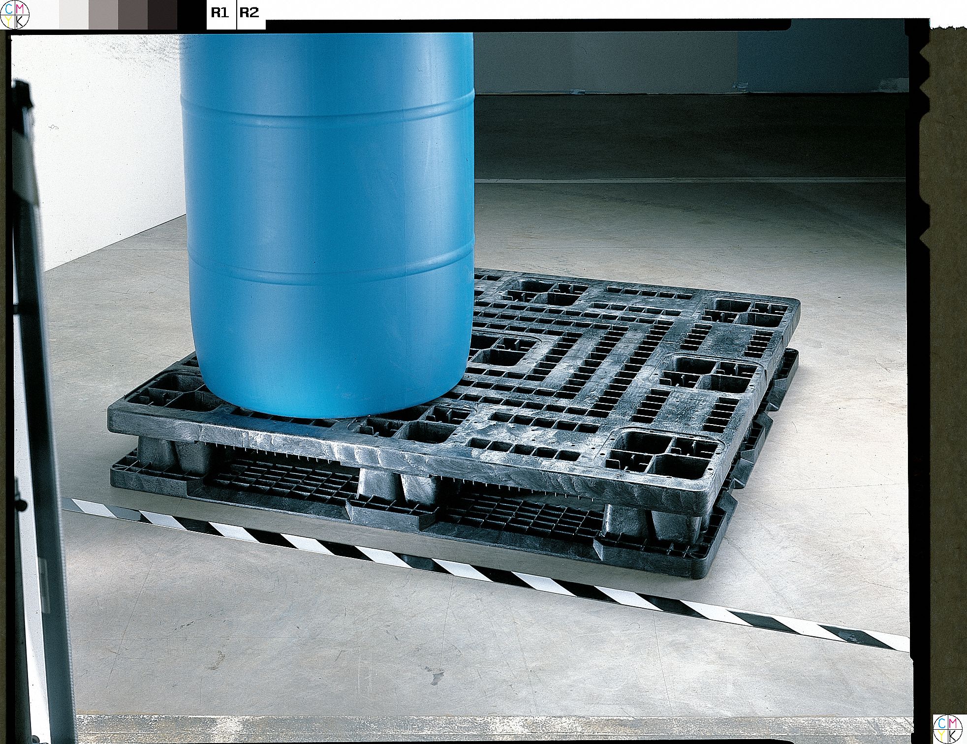 Plastic Pallet, Stackable, Dyn Cap 4000Lb