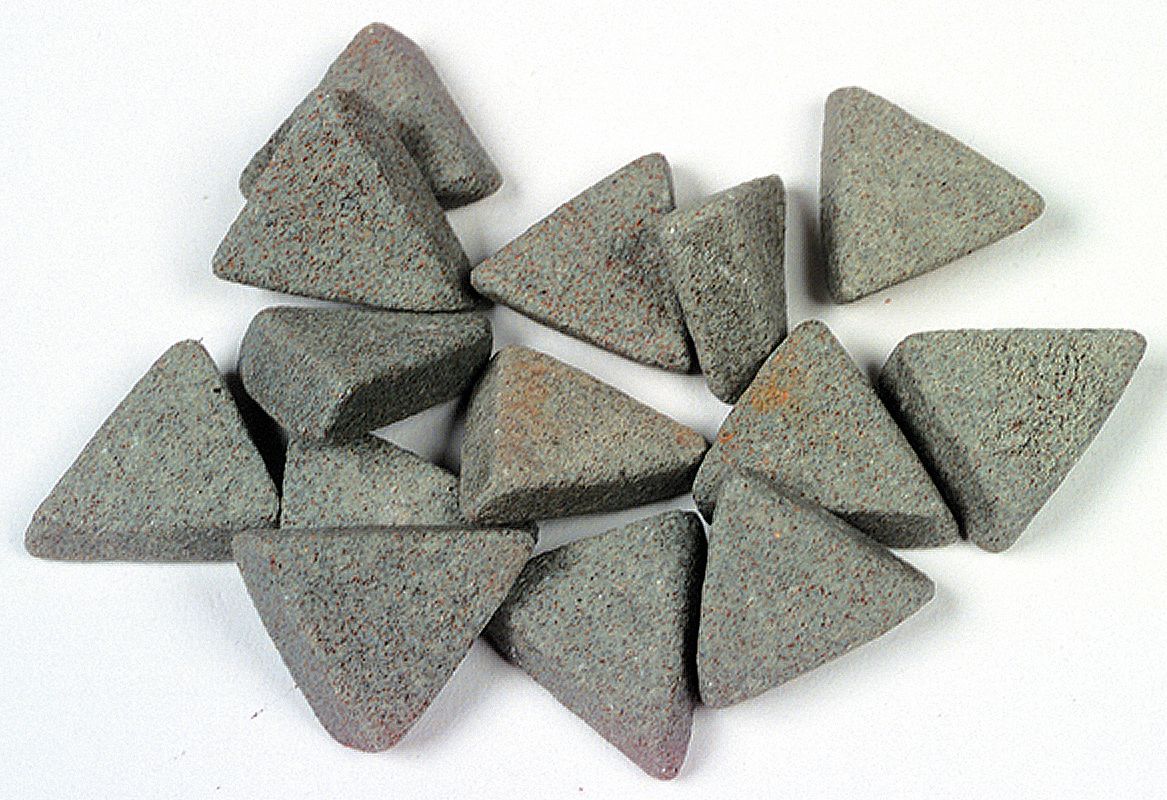 Ceramic Media, Triangle, 5/16