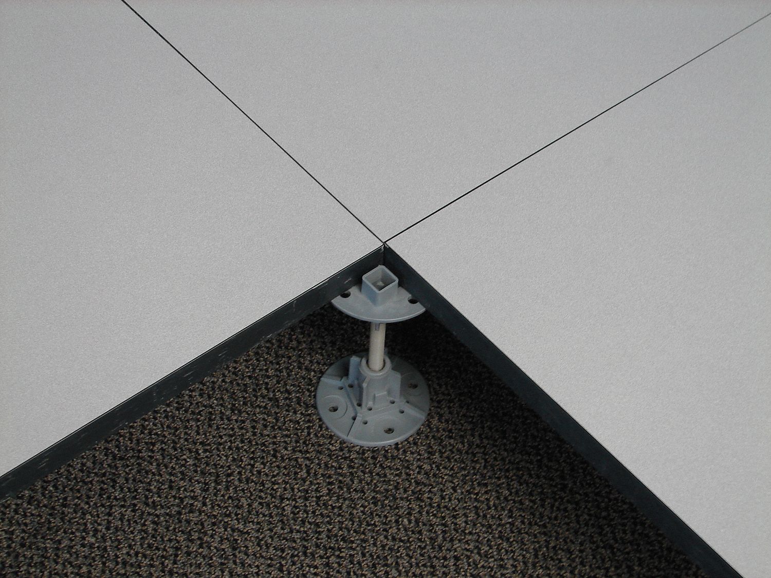 MRI Access Floor Pedestal, 8.5 to 11.5 In
